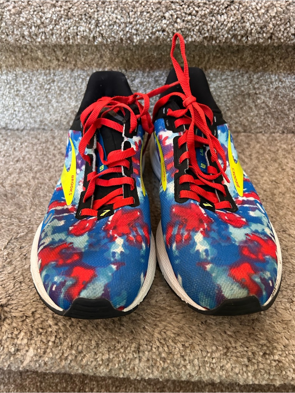 Brooks Launch 9 Running Jogging Walking Shoes in Vibrant Tie Dye Bold Color. 7 - Picture 2 of 8